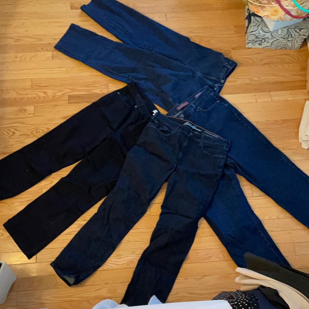 not available but poshmark won't let me remove